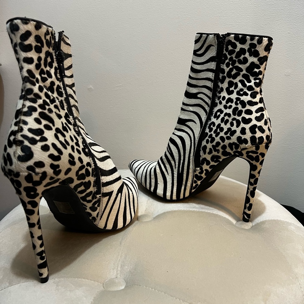 Steve Madden Winton heeled stiletto boots in zebra print Size 8 1/2